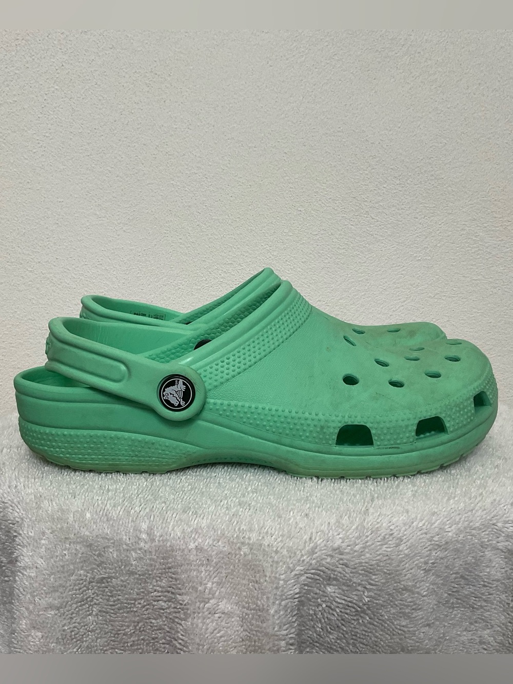 Crocs Seafoam Green Classic Water Clogs Size 7 Women's Summer Beach Pool